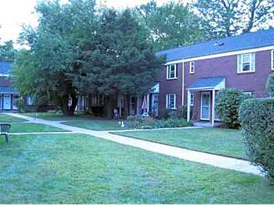Sheffield Gardens 25 28 East Sheffield Avenue