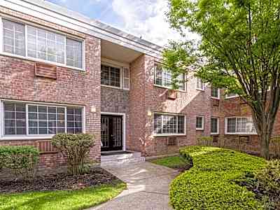 Eagle Rock Apartments At Carle Place E Jericho Turnpike
