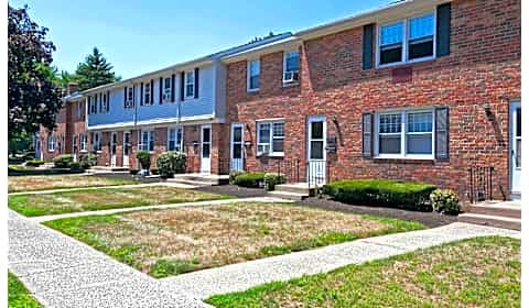 Colonial Village Colonial Court Plainville Ct