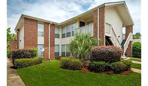 Latitude at West Ashley - Ashley Hall Road | Charleston, SC Apartments