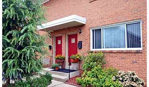 Alpine Court Apartments Amp Townhomes East Atlantic Avenue