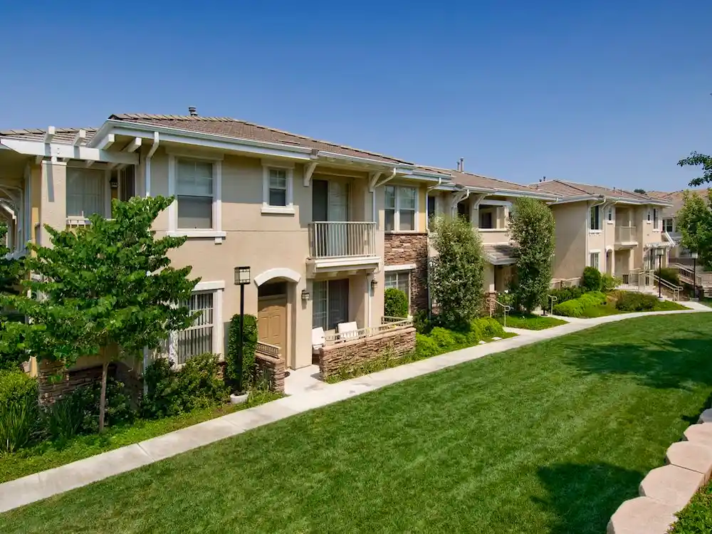 Avalon Oak Creek Apartments - Agoura Hills, CA 91301