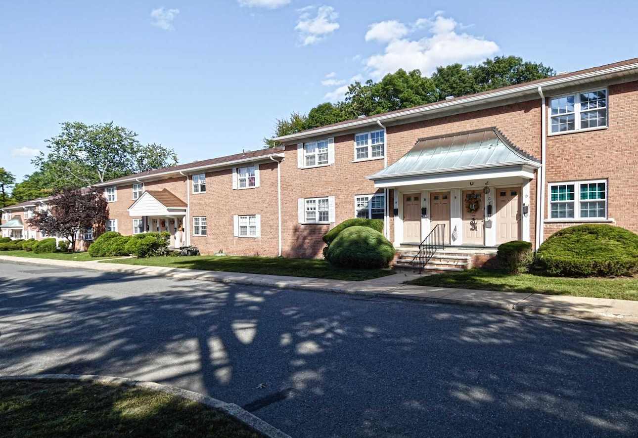 Apartment On Country Club