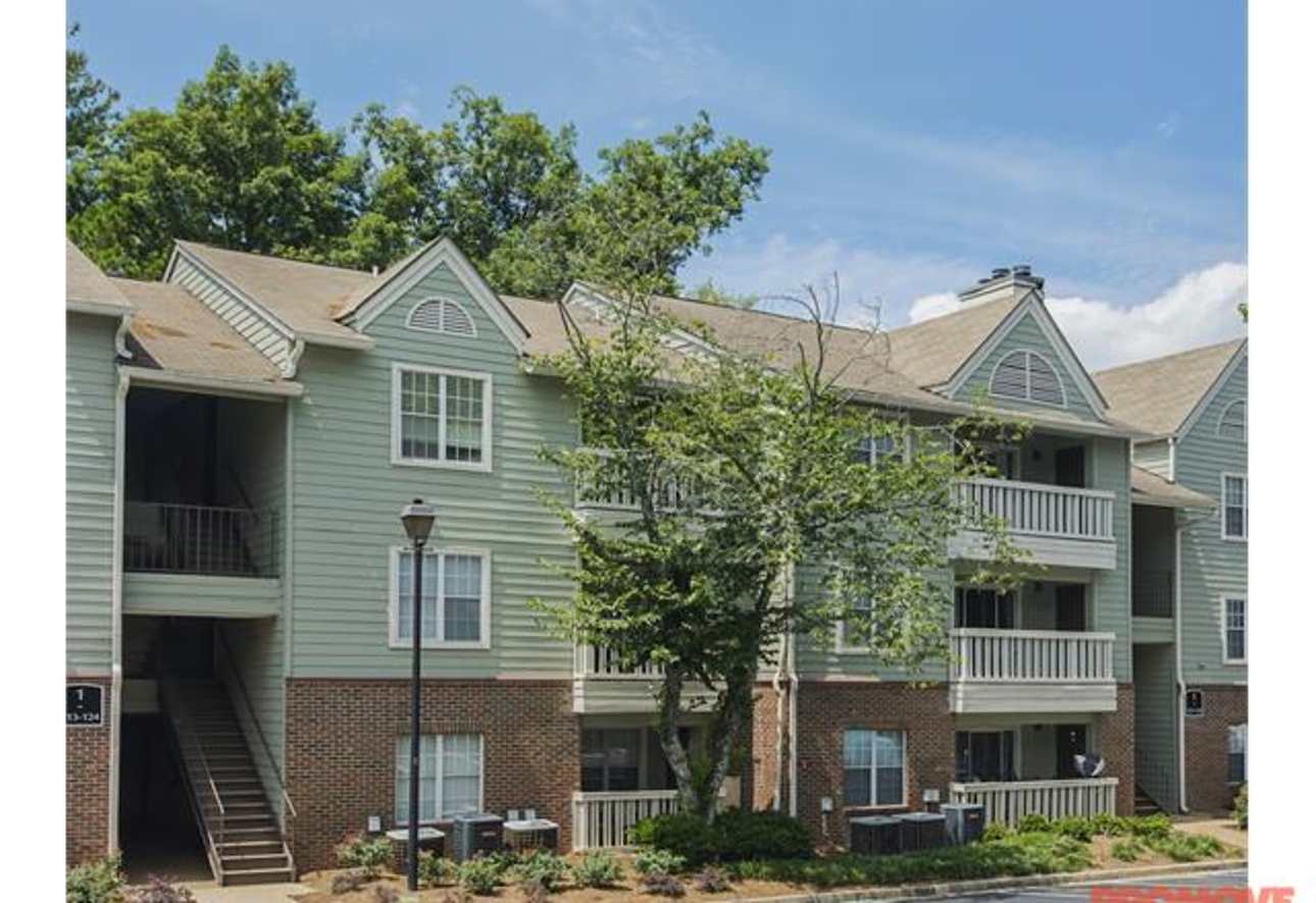 Atlantic Brookhaven Apt