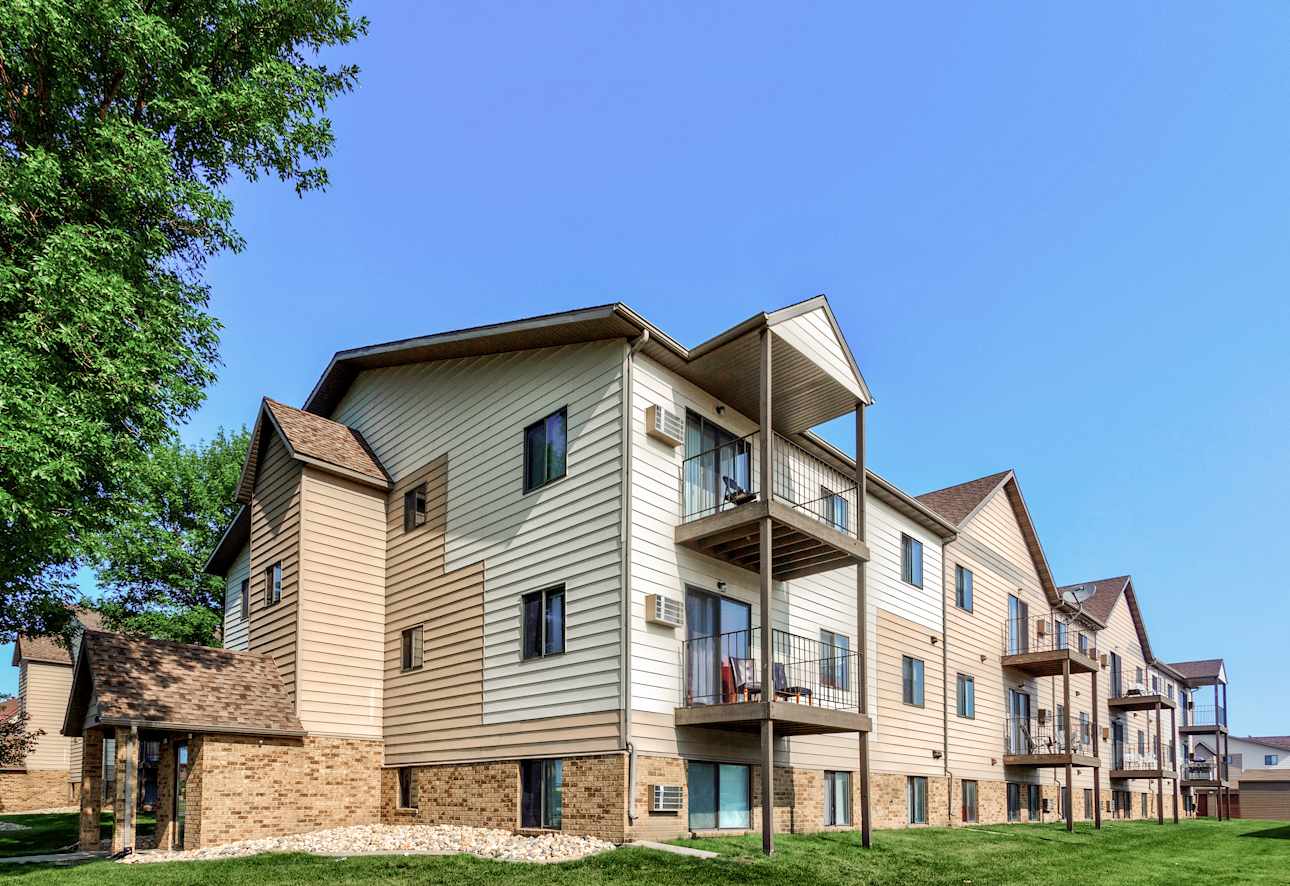 Danbury Apartments Fargo, ND 58103