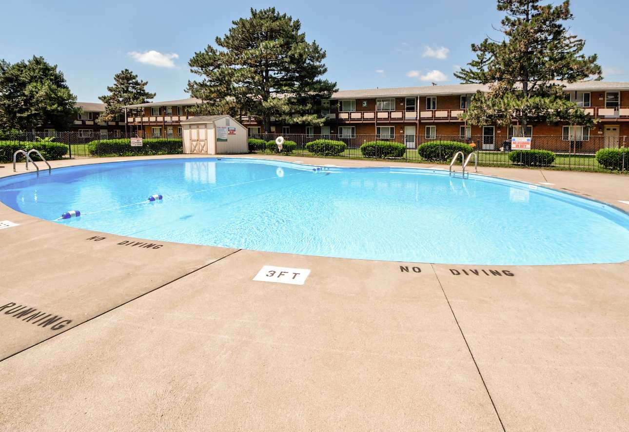 Green Meadows Apartments - Bowling Green, OH 43402