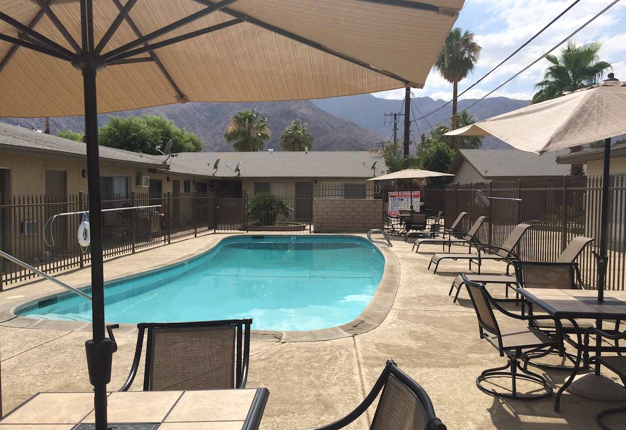 1 Bedroom Apartment Available In Palm Springs Apartments