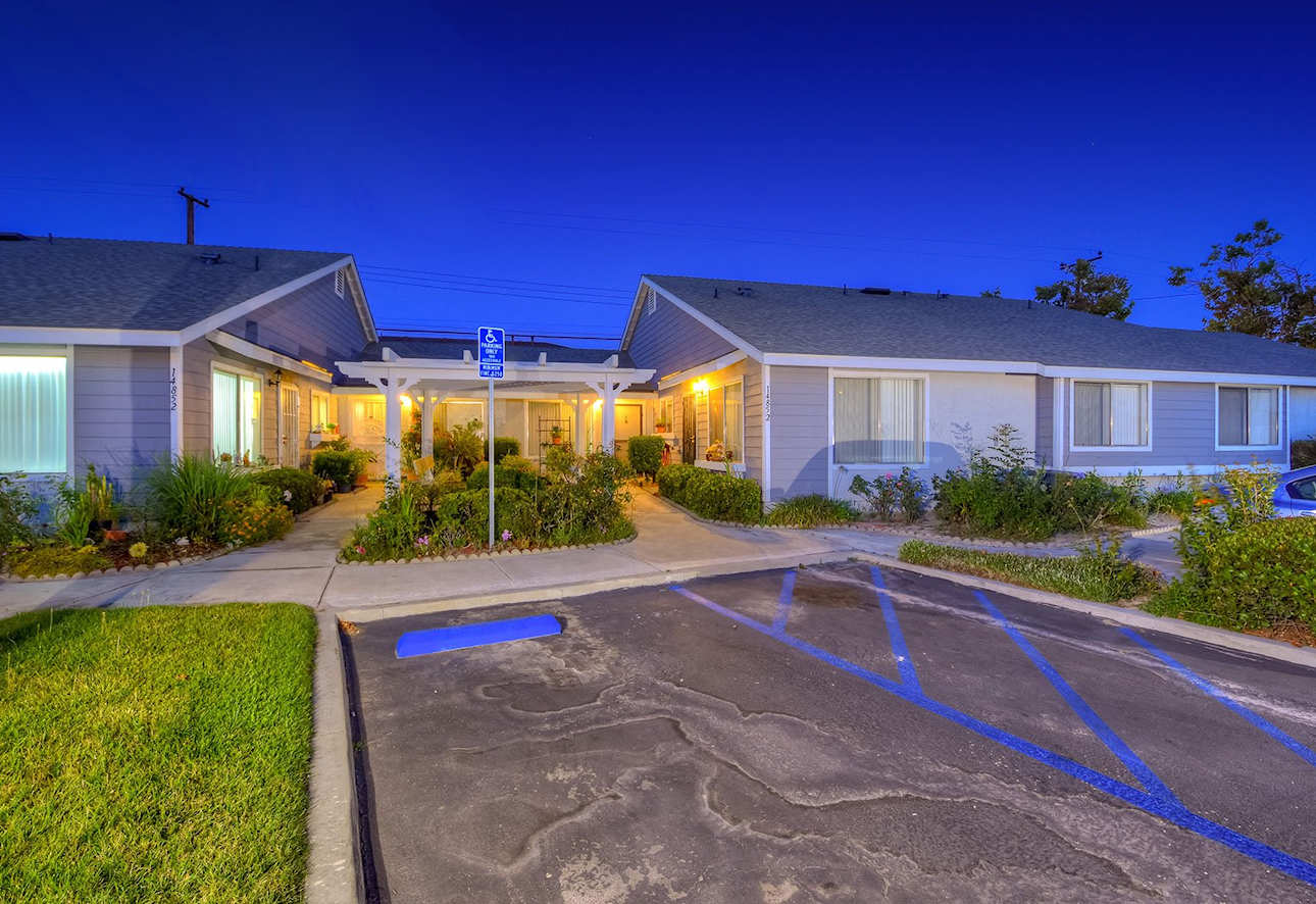 Midway Meadows Apartments Midway City, CA 92655