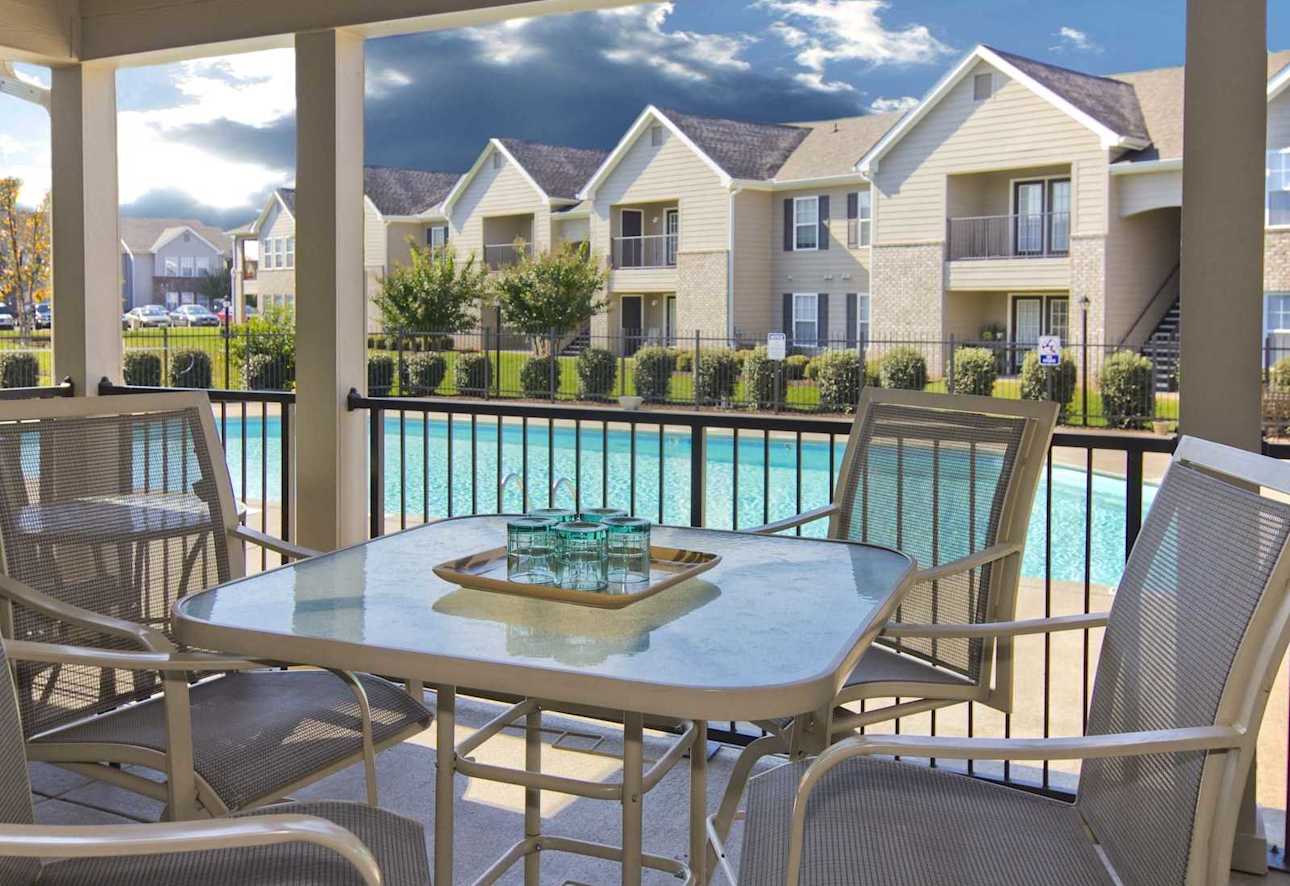 Apartments 37128