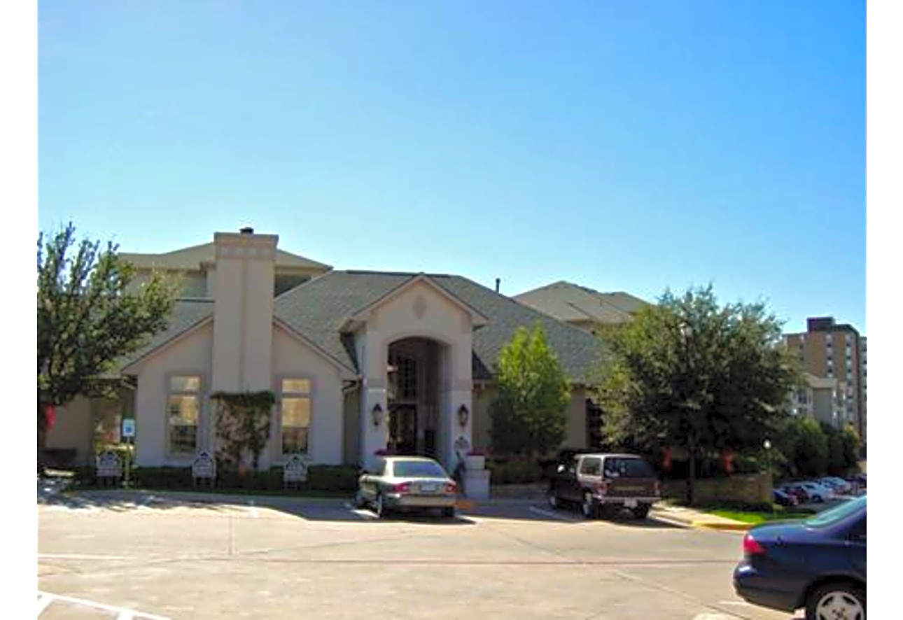 The Waterford at Goldmark Apartments Dallas TX 75240