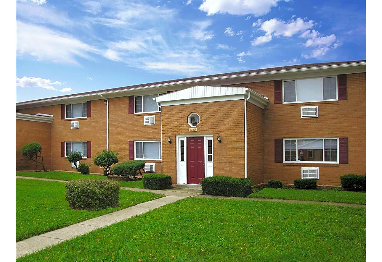 The New Colonial Village Apartments Columbus OH 43227