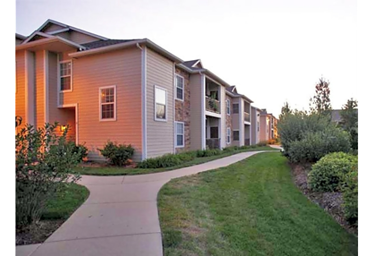 Tuckaway at Shawnee Apartments Shawnee, KS 66217