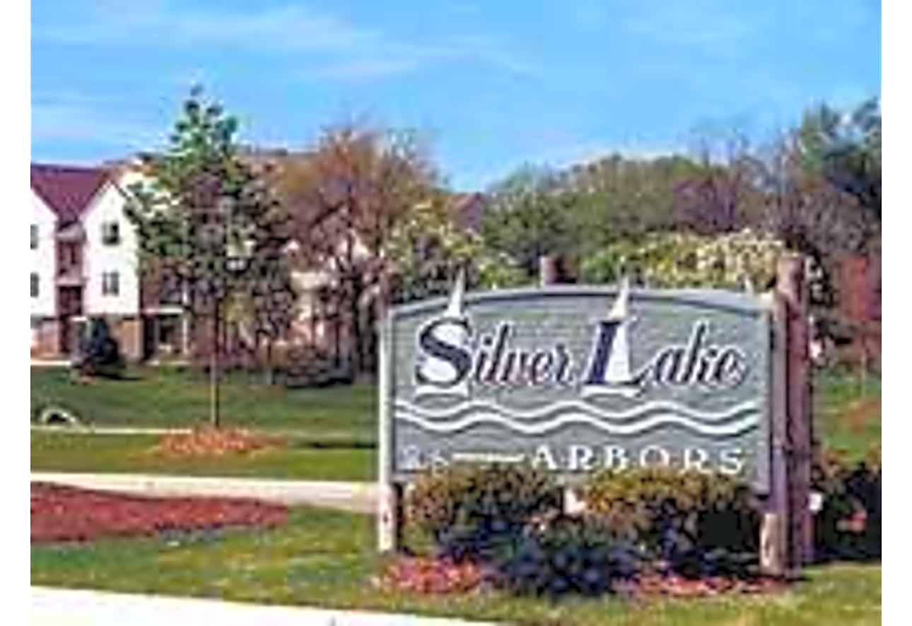 Silver Lake Arbors Apartments Fenton Mi 48430