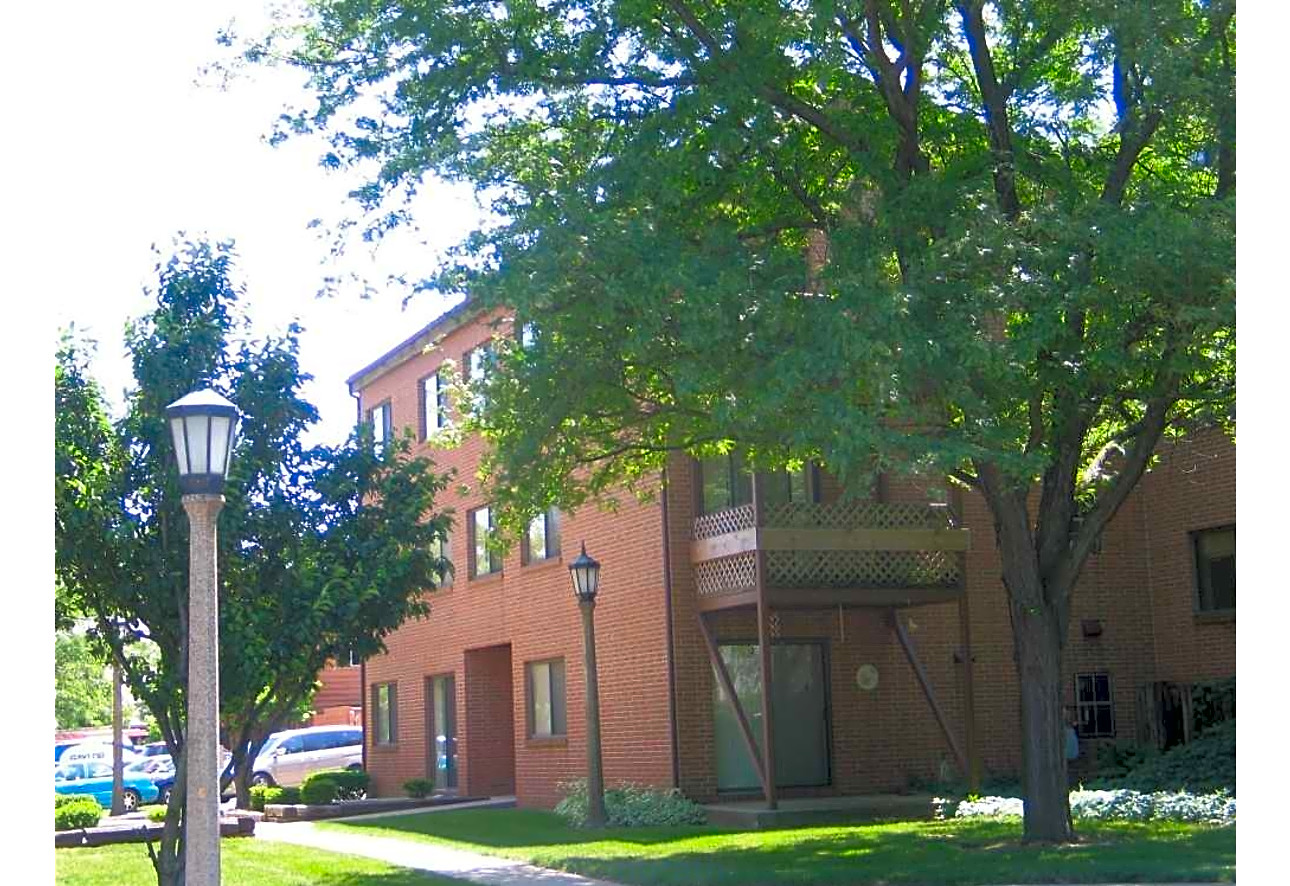 100 Center Apartments Mishawaka IN 46544