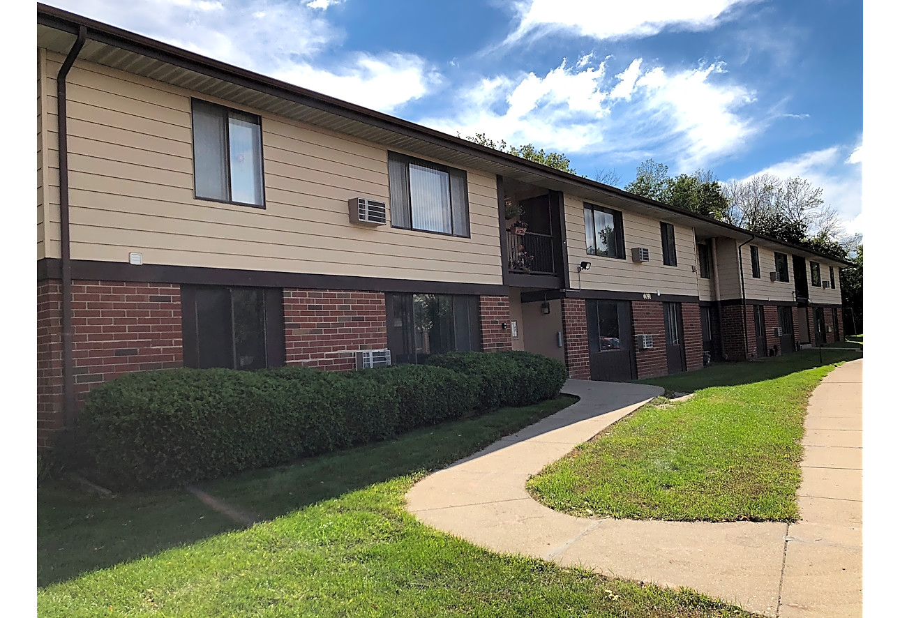 Glen Courts Apartments Glendale WI 53209