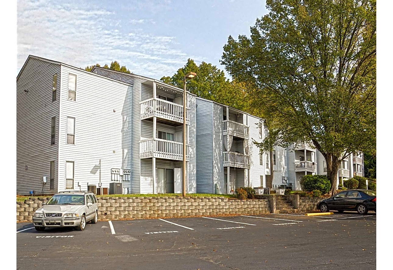 Vista Commons Apartments Charlotte NC 28205