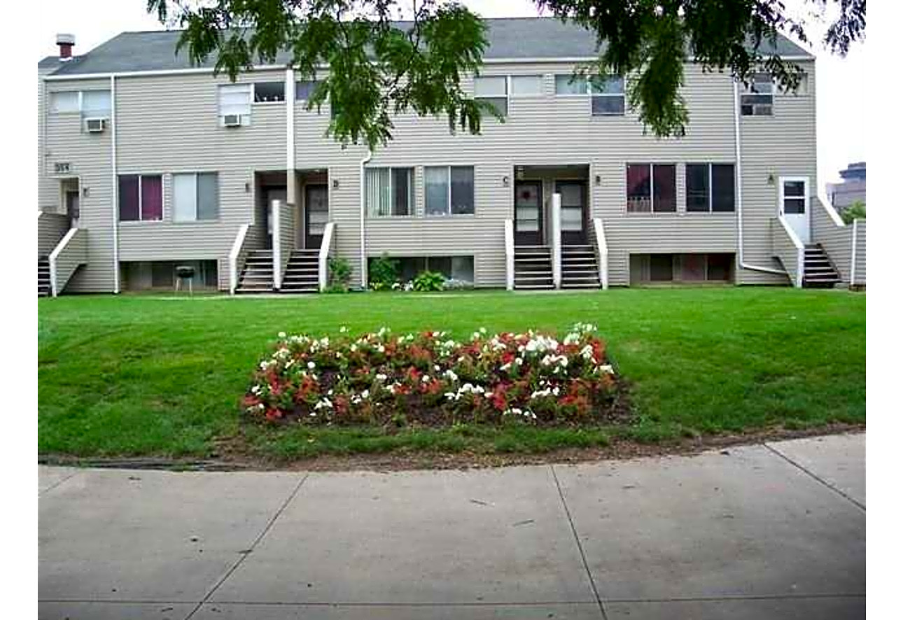 St Simon's Terrace Apartments - Rochester, NY 14605