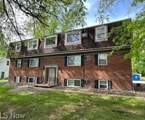 432 Mathews Rd #2, Brownlee Woods, Youngstown, OH