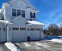 740 Derby Ln, Tower Lakes, IL