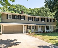 27 Rollingwood Dr, Penfield, NY