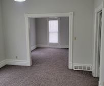 309 E 4th St, Wayne, NE
