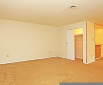 4118 Southway Ln, Triangle, VA