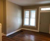 136 W 8th Ave, 43201, OH