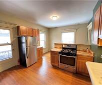2 W Market St, Akron, OH