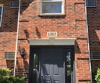 1305 Cunat Ct #2A, Lake In The Hills, IL