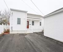 118 Charles St, Quincy, MA