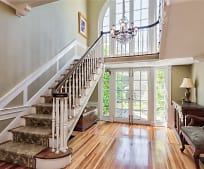 16 Forest Ct, Oyster Bay Cove, NY