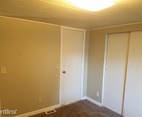 605 W Main St, Le Grand, IA
