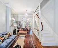 351 W 30th St, Trinity, NY