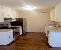 1006 N Houston Ave, Livingston, TX