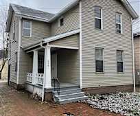 206 Myrtle Pl #1, Akron, OH