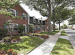 Crown Point Townhomes Apartments Norfolk Va 23502