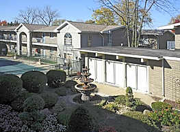 Courts of the Fountains Apartments Des Plaines IL 60016