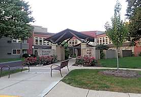 Round Barn Manor Apartments Champaign Il 61821