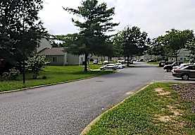 Headen House Apartments - Waldorf, MD 20602