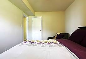 Huntwood Courts Apartments Washington DC 20019