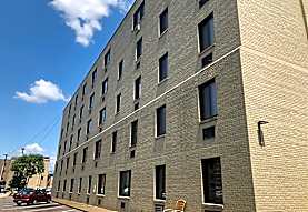 Brooks Manor Apartments - Charleston, WV 25301