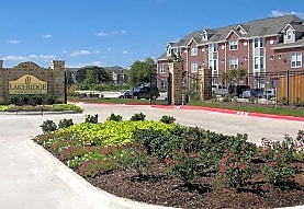 Lakeridge Townhomes Apartments - College Station, TX 77840