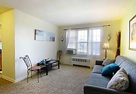 Huntwood Courts Apartments Washington DC 20019