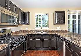 A 2 Bedroom 2 Bath Townhome In Aurora At Legacy At Fox Valley