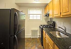 Huntwood Courts Apartments Washington DC 20019