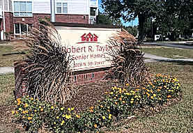 taylor senior robert homes wilmington nc
