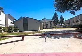 Madera Garden Apartments - Madera, CA 93638