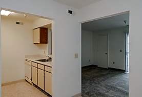 Mattox Landing Apartments - Colonial Heights, VA 23834