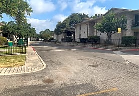 Tarry Towne Apartments - San Antonio, TX 78201