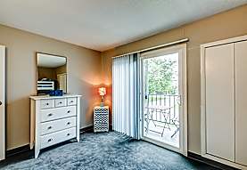 Whitewood Apartments Twinsburg Oh 44087 How can i contact whitewood suites inner city luxury apartments? whitewood apartments twinsburg oh 44087
